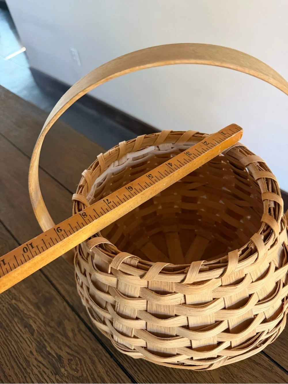 Nantucket Style Basket Large Handle Round Taper Bubble LARGE Wicker Ratan signed